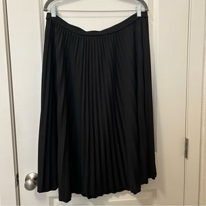 White House Black Market WHBM Black Pleated Skirt Elastic Waist Size XL